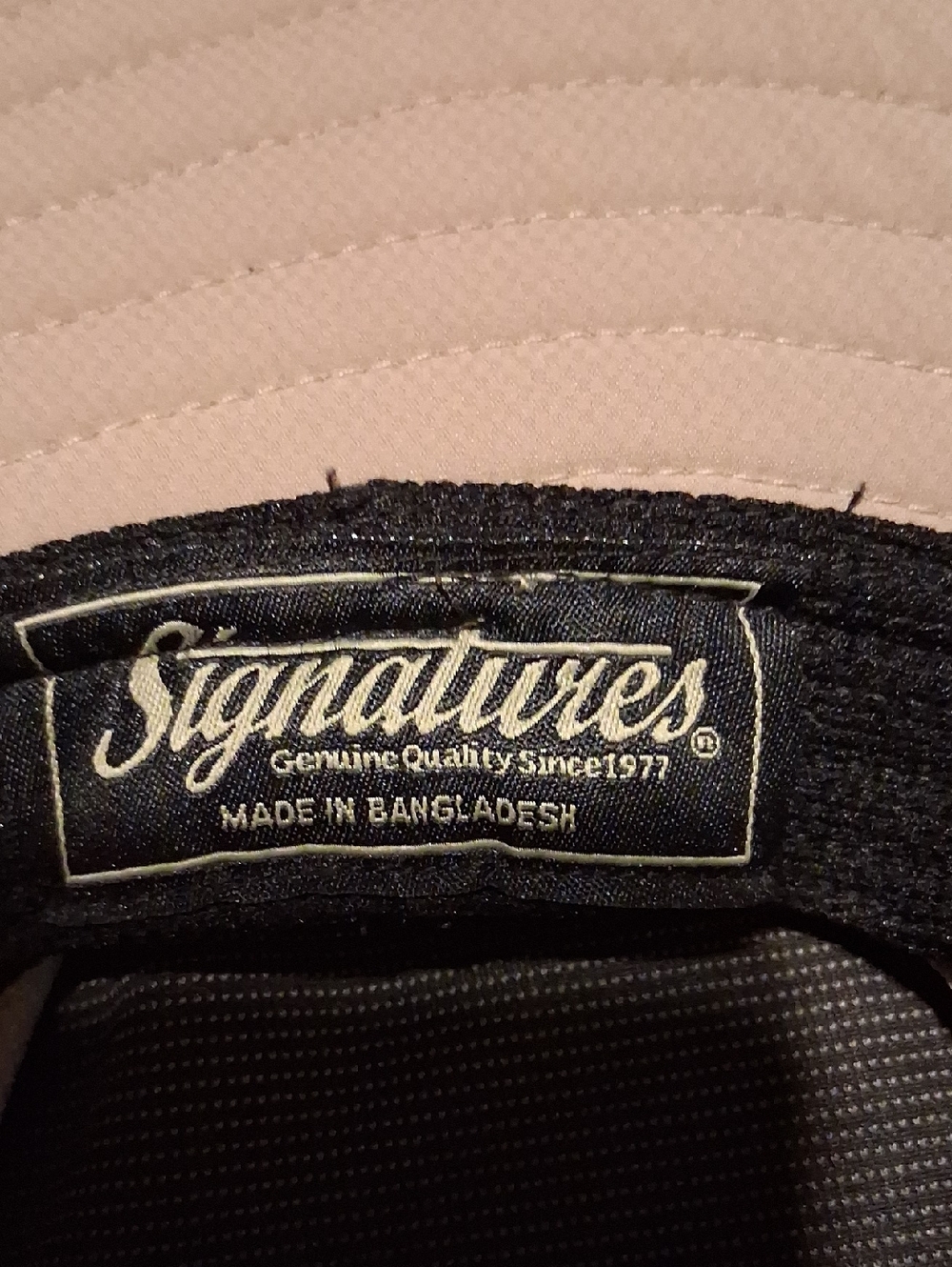Signatures Hat - Picture 3 of 5